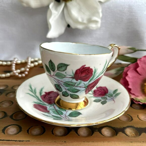 Delphine Bone China Tea Cup & Saucer Set With Red Rose Design Made In England - Picture 2 of 15